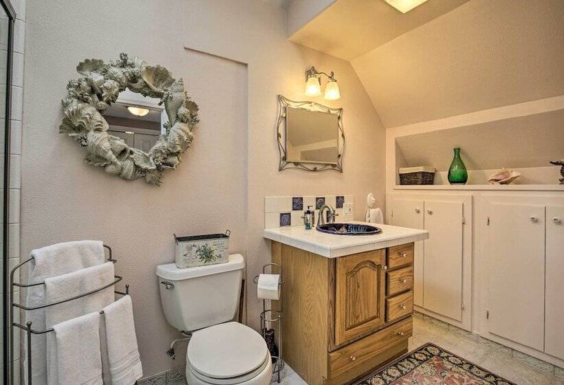 Waldport Beach House W/ Loft, Grill & Ocean Views!