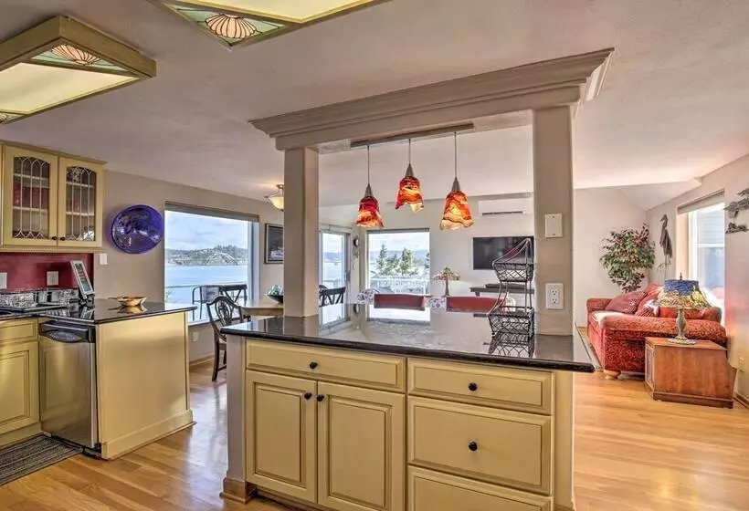 Waldport Beach House W/ Loft, Grill & Ocean Views!