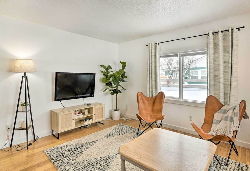 Anchorage Home, Minutes From Downtown!