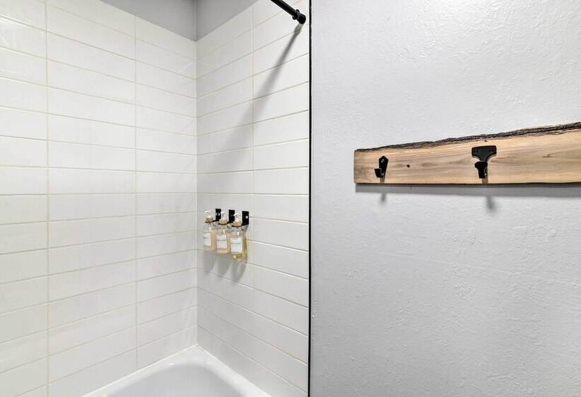 Anchorage Home, Minutes From Downtown!