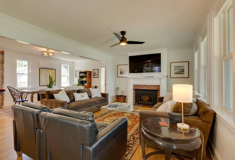 Beautiful Colonial Home On The Choptank River