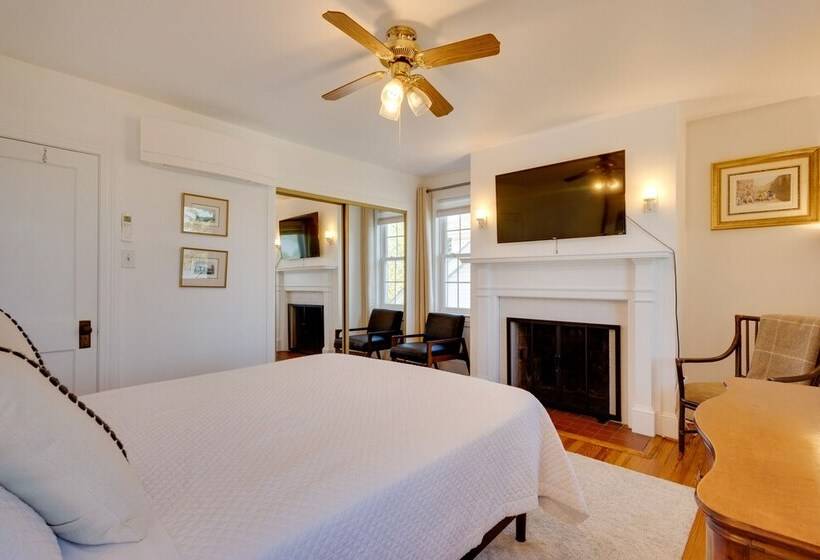 Beautiful Colonial Home On The Choptank River