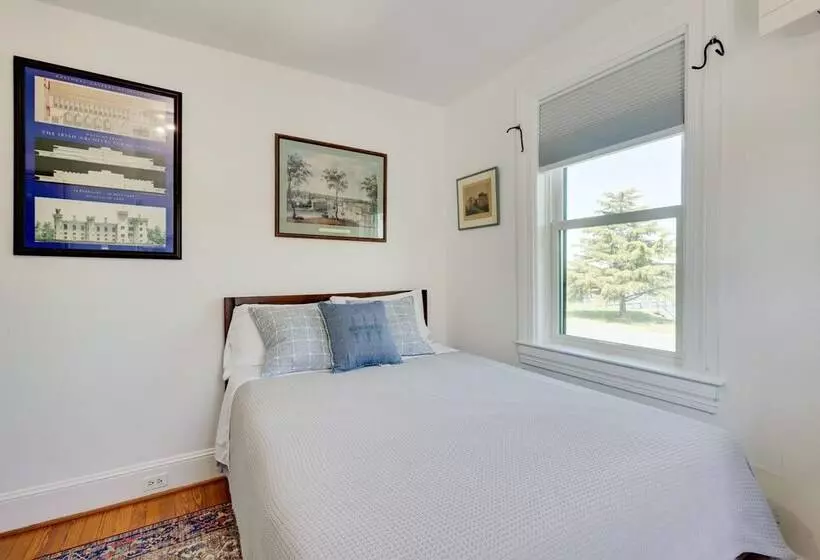 Beautiful Colonial Home On The Choptank River