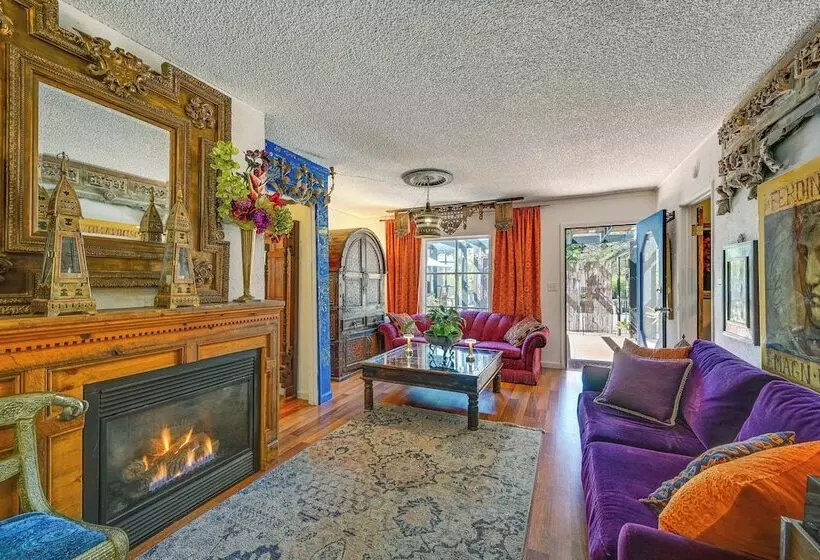 Bohemian Wonderland: Benicia Bungalow W/ Pergola!