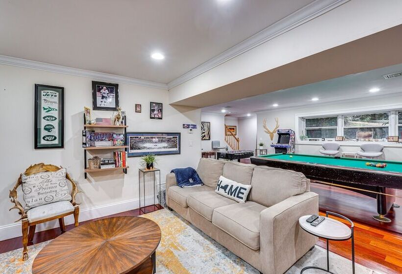 Briarcliff Manor Estate W/ Hudson River Views