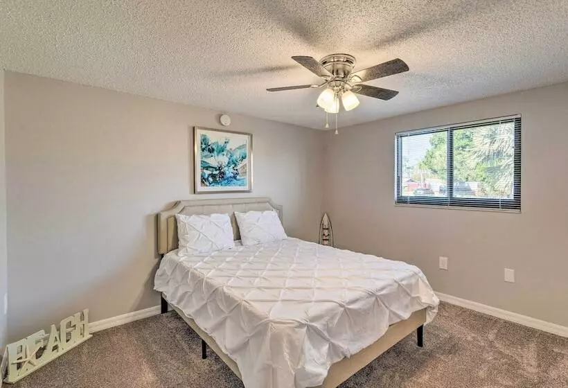 Bright Venice Home W/ Yard < 4 Miles To Beach!