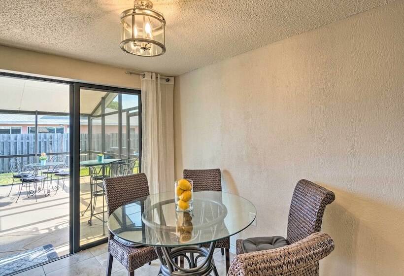 Bright Venice Home W/ Yard < 4 Miles To Beach!