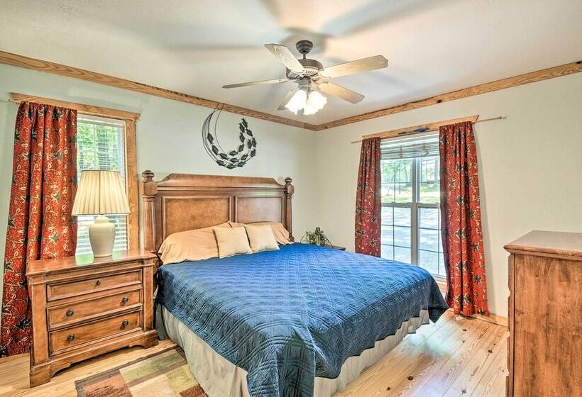 Cabin In Resort   1/2 Mi To Guntersville Lake!