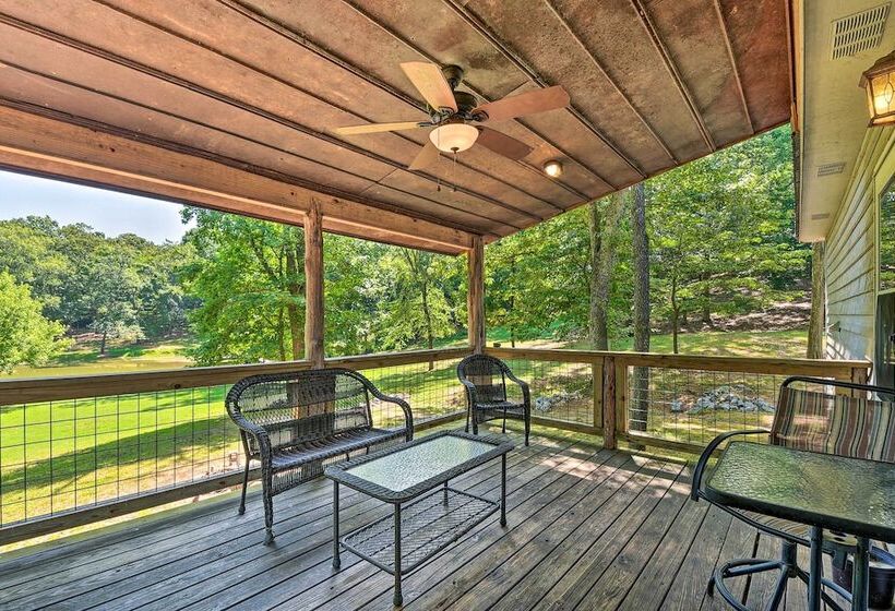 Cabin In Resort   1/2 Mi To Guntersville Lake!