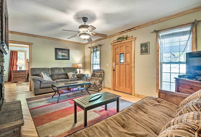 Cabin In Resort   1/2 Mi To Guntersville Lake!