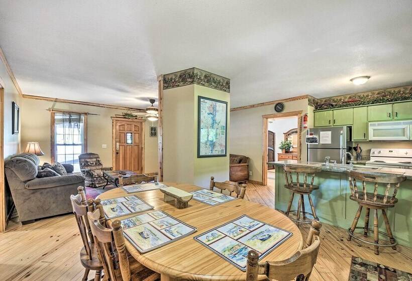 Cabin In Resort   1/2 Mi To Guntersville Lake!