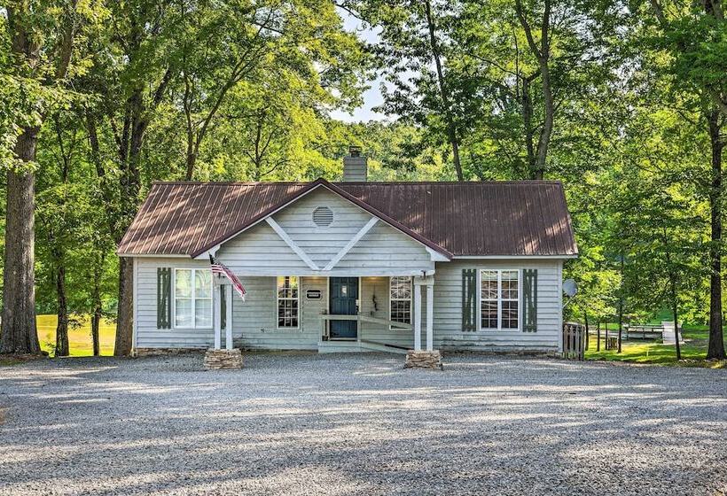 Cabin In Resort   1/2 Mi To Guntersville Lake!