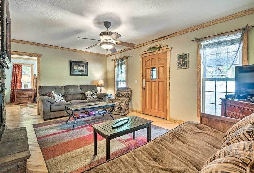 Cabin In Resort   1/2 Mi To Guntersville Lake!