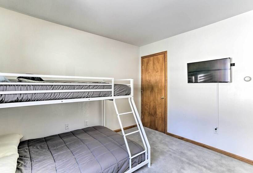 Catskills Cabin Escape With Deck And Fire Pit!