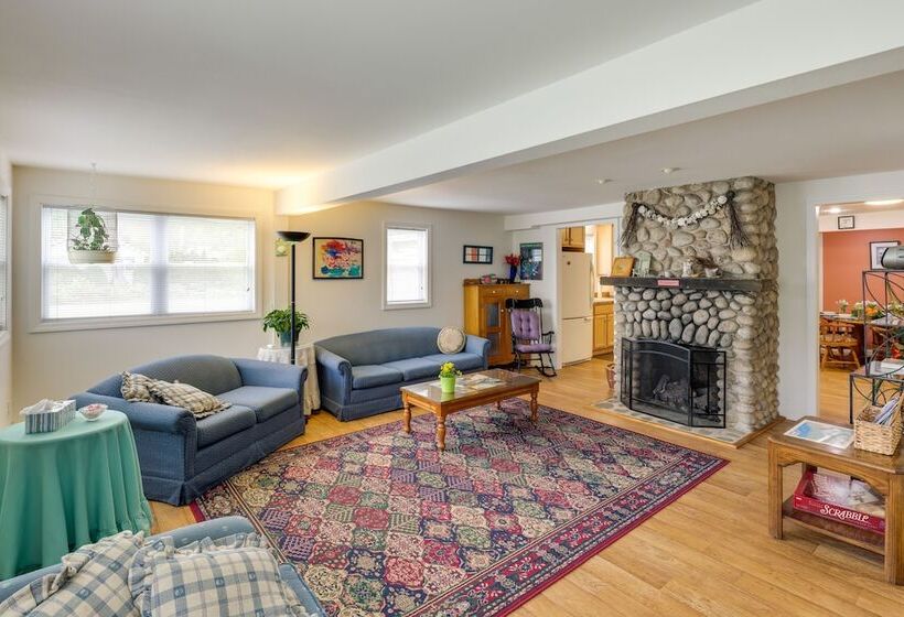 Charming Old Saybrook Home: Half Mi To Sand & Sea!