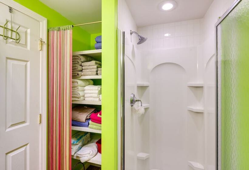 Charming Old Saybrook Home: Half Mi To Sand & Sea!