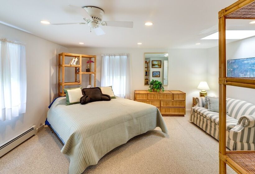 Charming Old Saybrook Home: Half Mi To Sand & Sea!