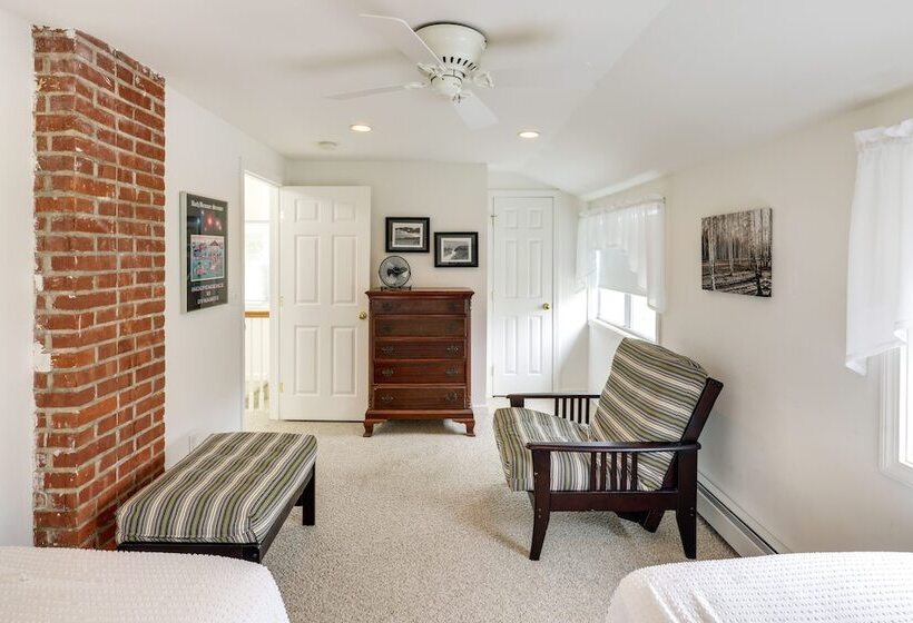 Charming Old Saybrook Home: Half Mi To Sand & Sea!