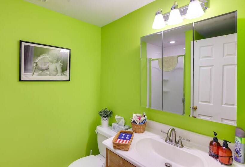 Charming Old Saybrook Home: Half Mi To Sand & Sea!