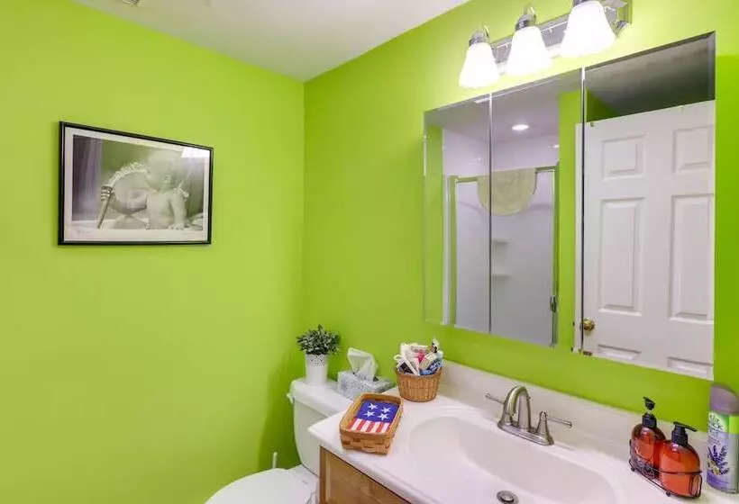 Charming Old Saybrook Home: Half Mi To Sand & Sea!