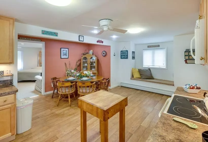 Charming Old Saybrook Home: Half Mi To Sand & Sea!