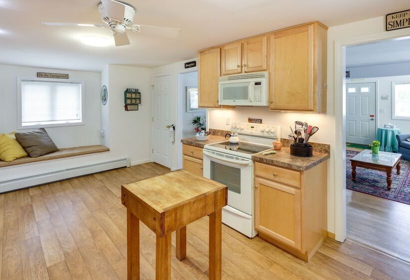 Charming Old Saybrook Home: Half Mi To Sand & Sea!