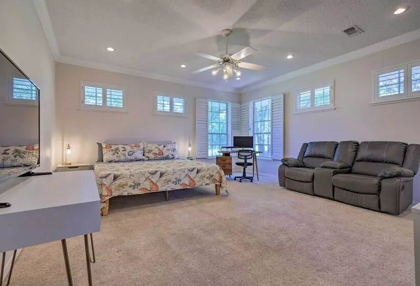 Chic Home W/ Club Access Near Bay St Louis!