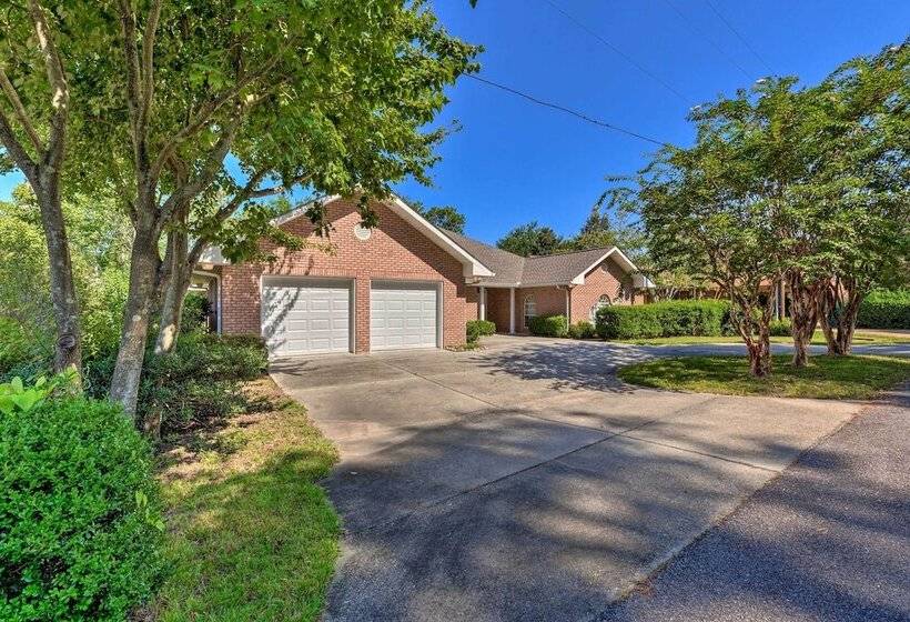 Chic Home W/ Club Access Near Bay St Louis!
