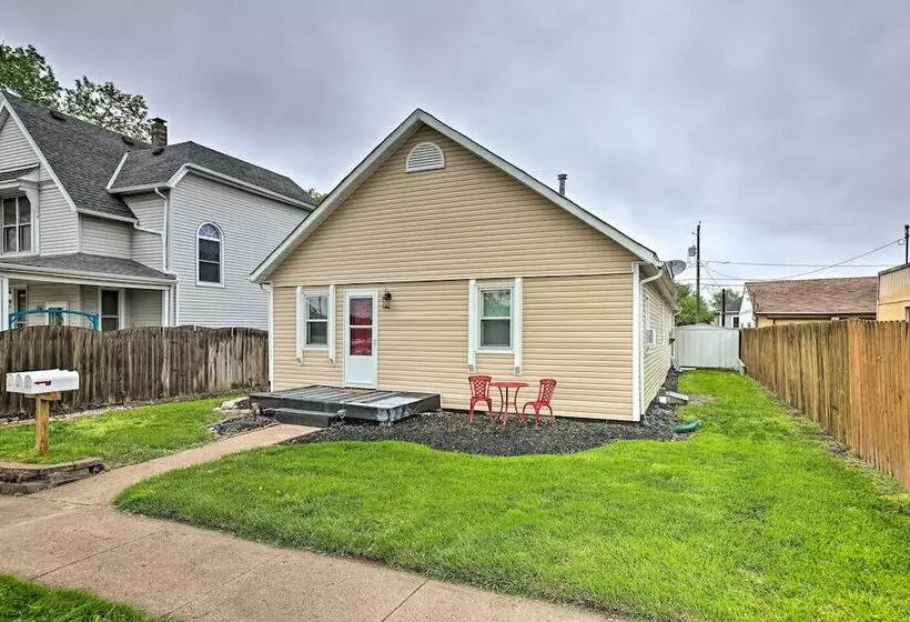 Council Bluffs Cottage: Proximity To Parks!