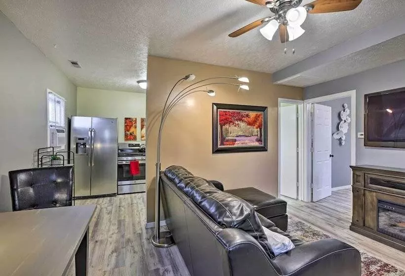 Council Bluffs Cottage: Proximity To Parks!