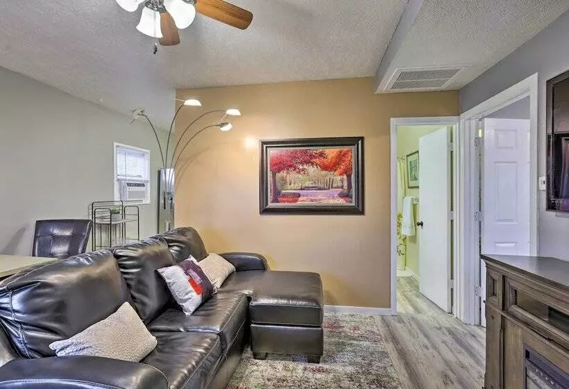 Council Bluffs Cottage: Proximity To Parks!