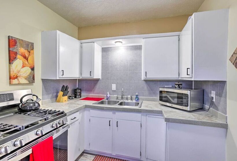 Council Bluffs Cottage: Proximity To Parks!