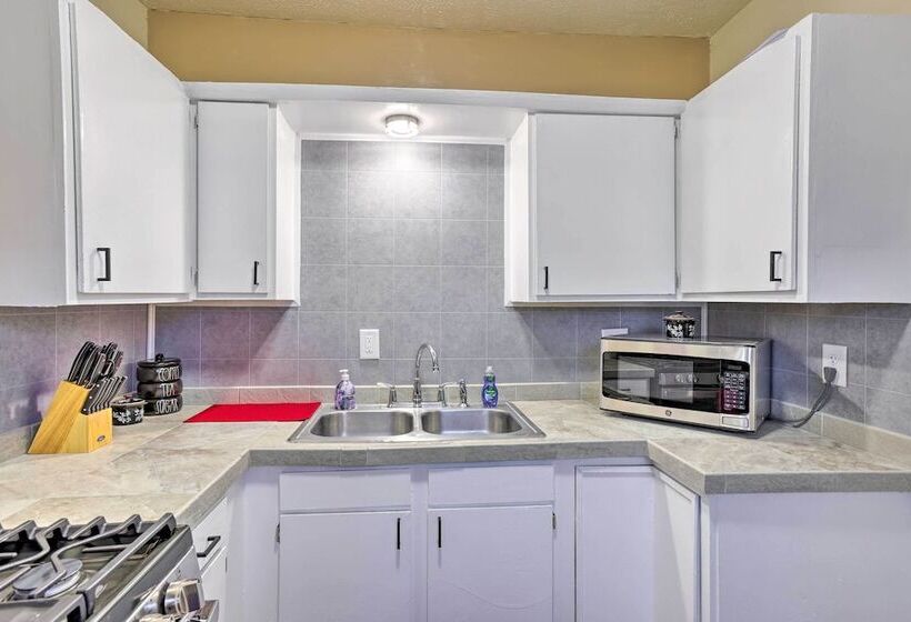 Council Bluffs Cottage: Proximity To Parks!