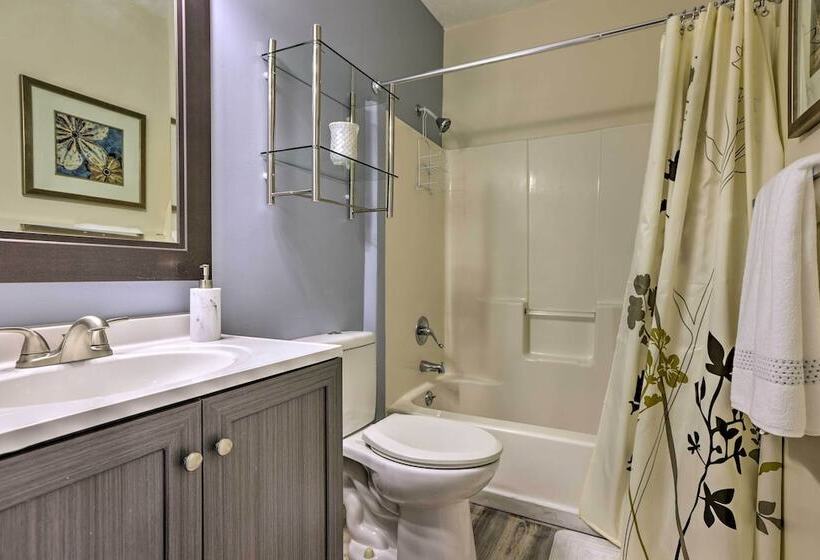 Council Bluffs Cottage: Proximity To Parks!