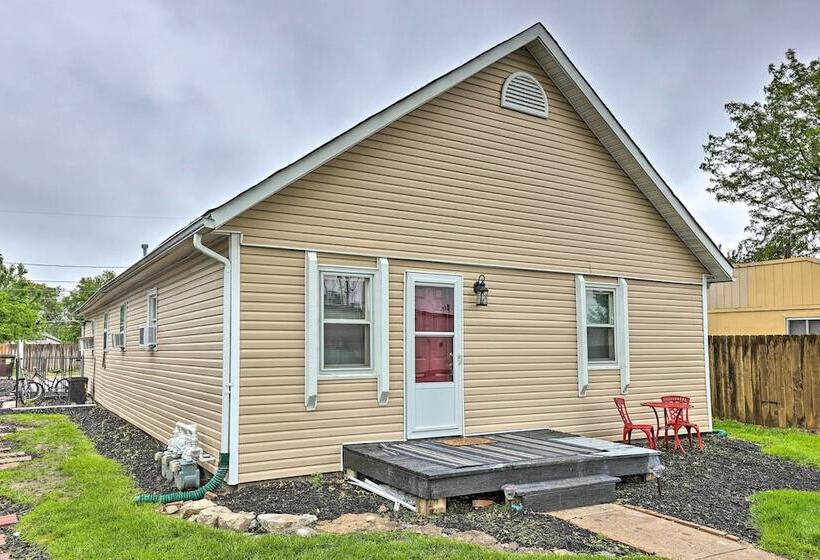 Council Bluffs Cottage: Proximity To Parks!