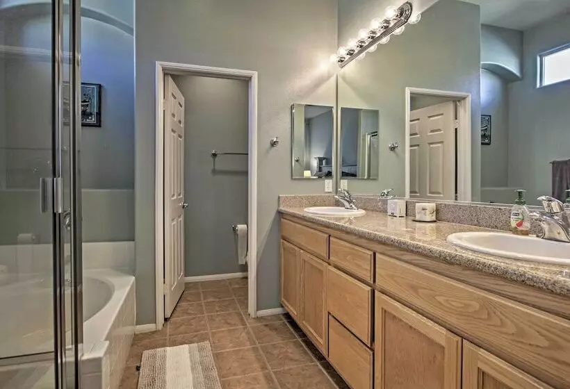 Country Club Home W/ Pool & Spa, 2 Mi To Coachella