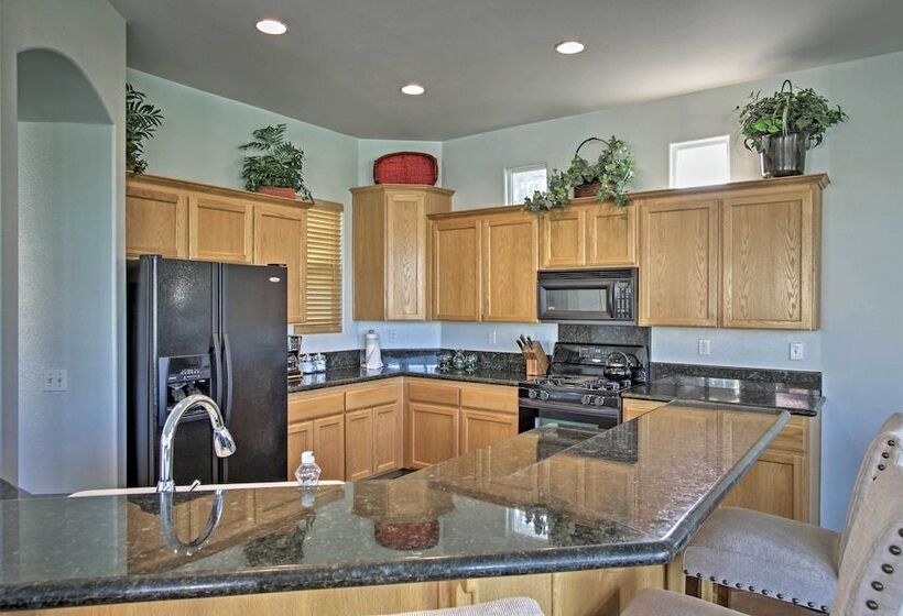 Country Club Home W/ Pool & Spa, 2 Mi To Coachella