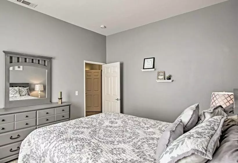 Country Club Home W/ Pool & Spa, 2 Mi To Coachella