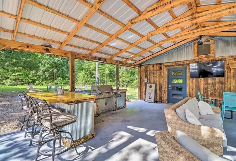 Cozy Cabin W/ Backyard Oasis: 11 Mi To Marina