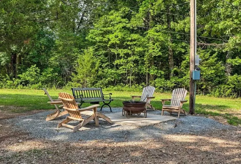 Cozy Cabin W/ Backyard Oasis: 11 Mi To Marina