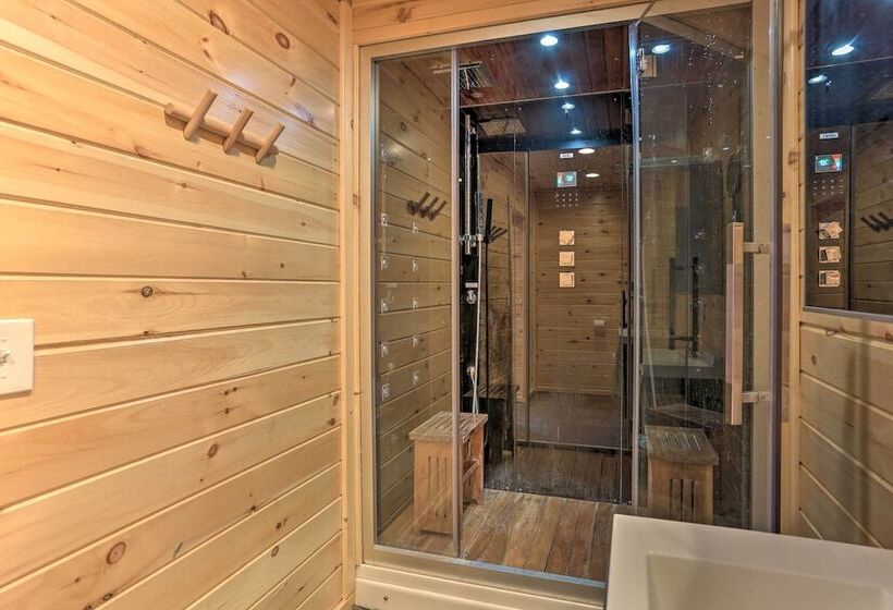 Cozy Couples Cabin: Hike, Dine, Fish, And More!