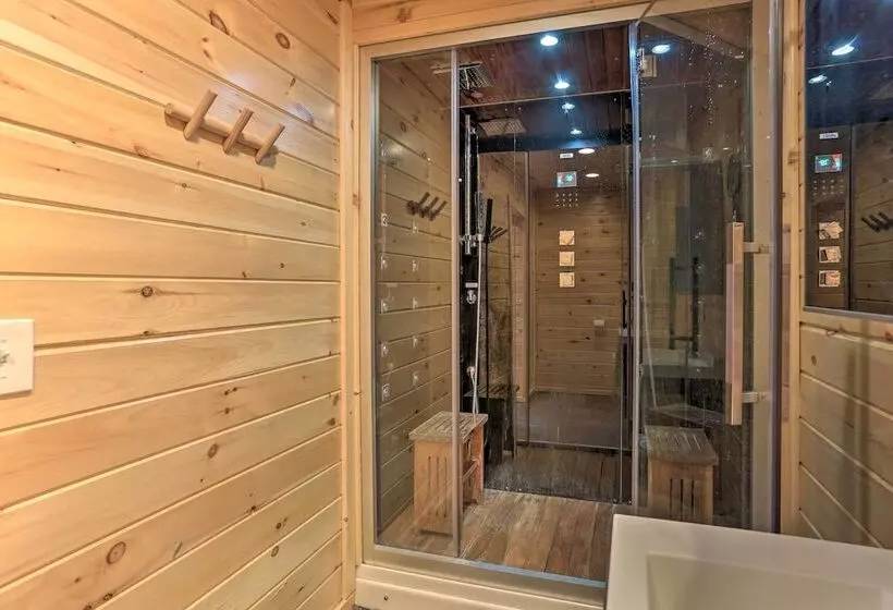Cozy Couples Cabin: Hike, Dine, Fish, And More!