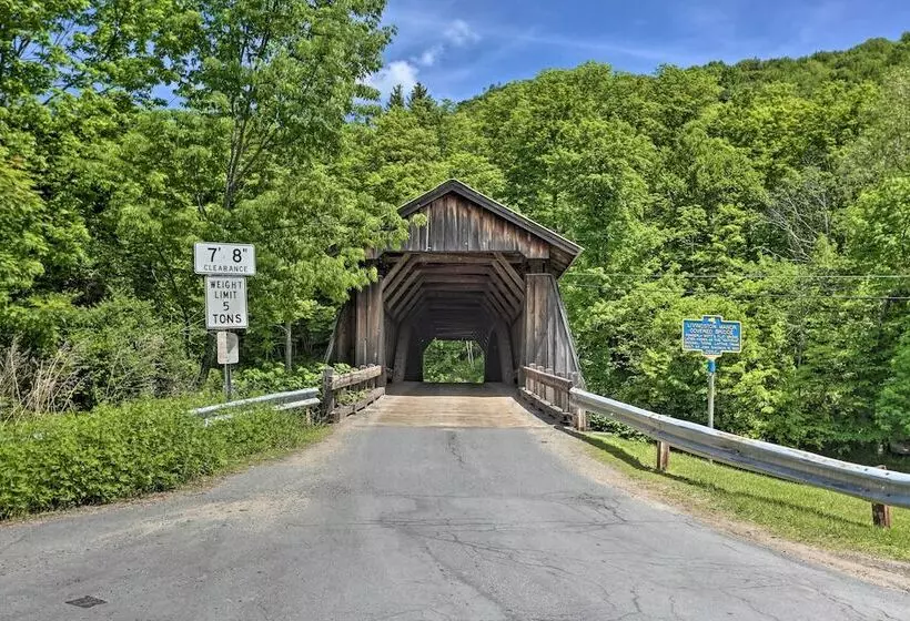 Cozy Couples Cabin: Hike, Dine, Fish, And More!