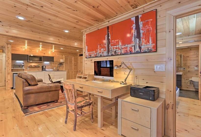 Cozy Couples Cabin: Hike, Dine, Fish, And More!