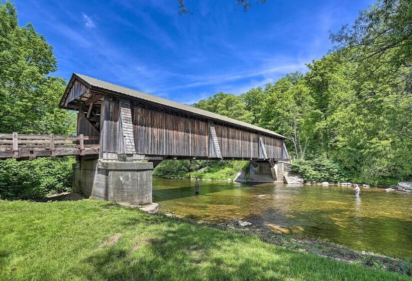 Cozy Couples Cabin: Hike, Dine, Fish, And More!