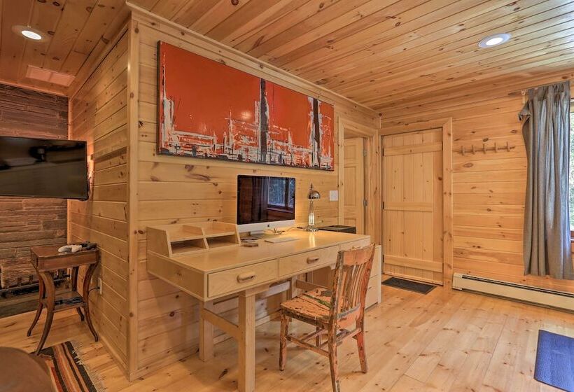 Cozy Couples Cabin: Hike, Dine, Fish, And More!