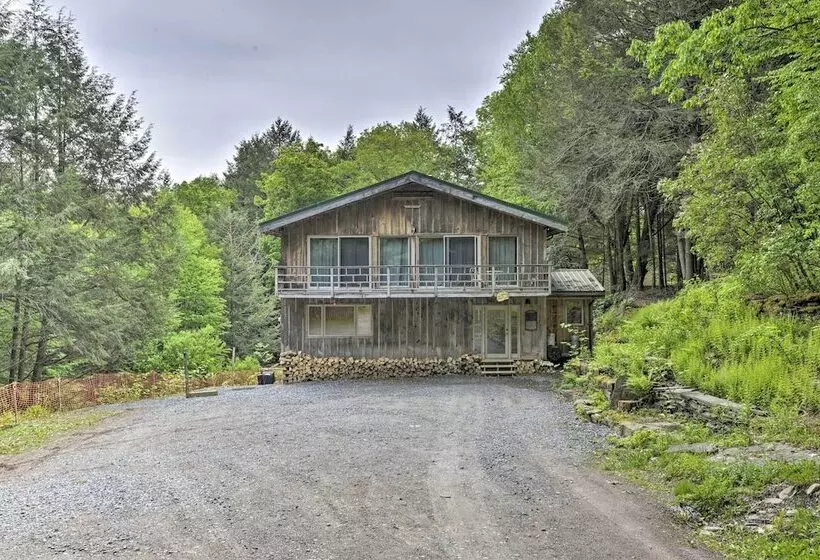 Cozy Couples Cabin: Hike, Dine, Fish, And More!