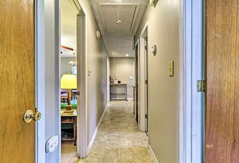 Cozy Home W/ Grill: Walkable Oxford Location