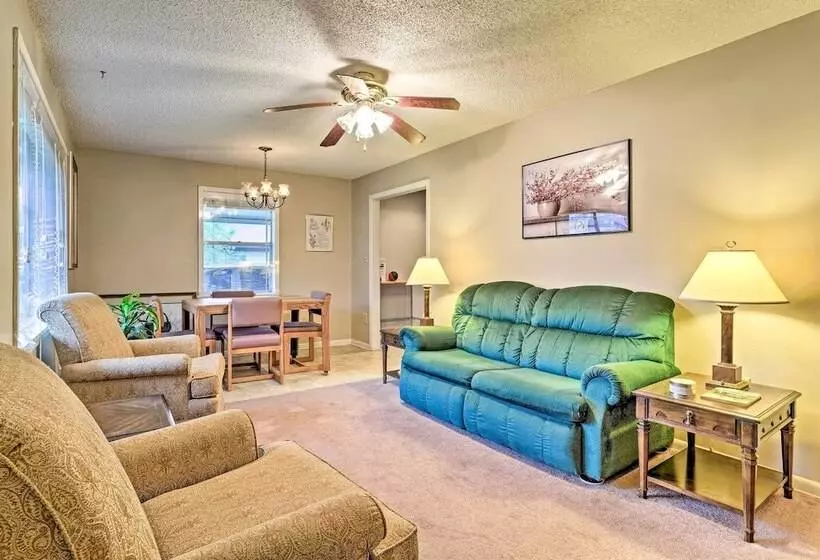 Cozy Home W/ Grill: Walkable Oxford Location