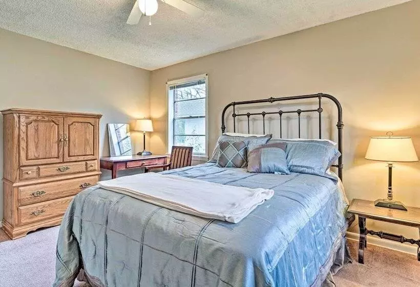 Cozy Home W/ Grill: Walkable Oxford Location